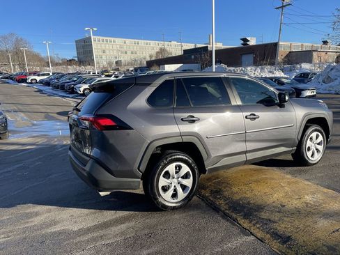 Used 2022 Toyota RAV4 LE image 8