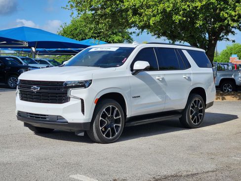Used 2024 Chevrolet Tahoe RST w/ Luxury Package image 2