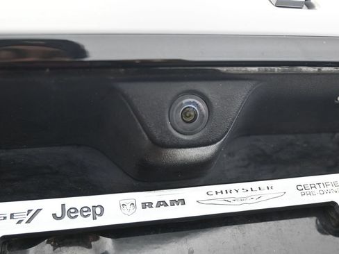 Used 2021 Jeep Grand Cherokee Limited RWD image 33
