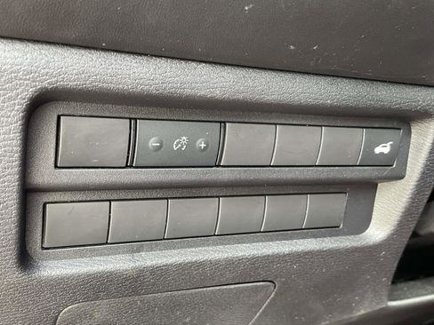 Used 2024 Mitsubishi Outlander SE image 18