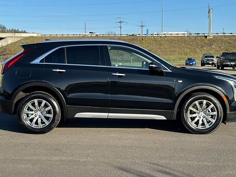 Used 2023 Cadillac XT4 Premium Luxury image 2