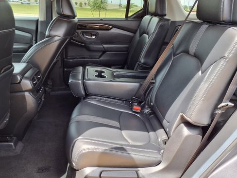 Used 2025 Honda Pilot Touring image 25