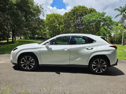 Used 2026 Lexus UX 300h FWD w/ Accessory Package (Z2) image 4