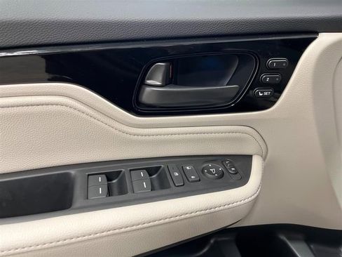 New 2026 Honda Odyssey Touring image 14