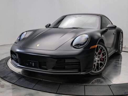 Used 2025 Porsche 911 Carrera S RWD image 4