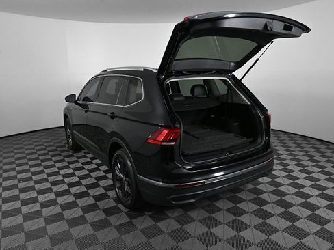 Used 2023 Volkswagen Tiguan SE image 30