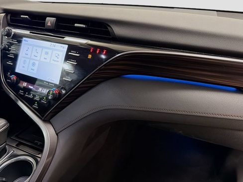 Used 2020 Toyota Camry XLE FWD image 28