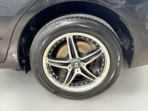 Used 2017 Toyota Corolla LE image 28