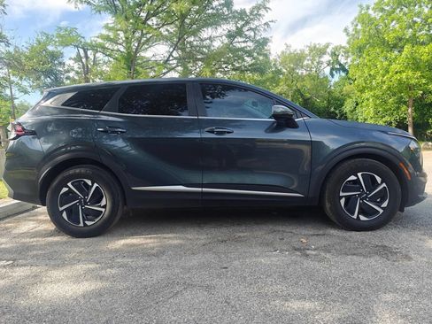 Used 2023 Kia Sportage LX FWD image 3