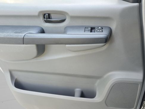 Used 2014 Nissan NV 3500 SV w/ Technology Package image 27