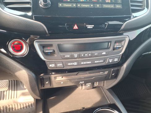 Used 2019 Honda Pilot Touring image 26