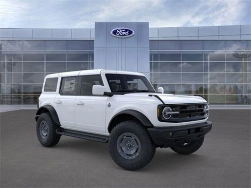 New 2025 Ford Bronco Outer Banks w/ Sasquatch Package image 7