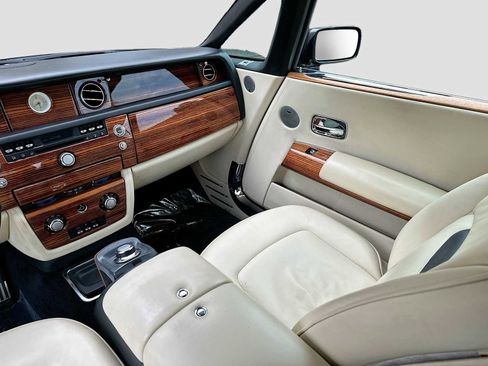 Used 2009 Rolls-Royce Phantom Drophead Coupe RWD image 21