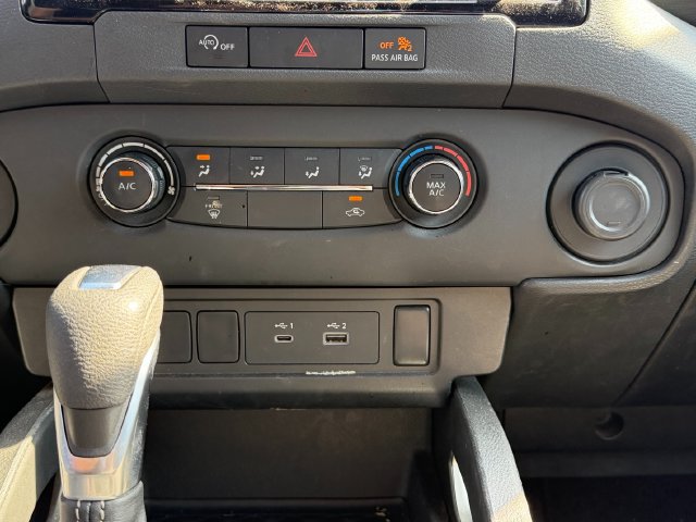 Used 2024 Nissan Frontier SV RWD image 23
