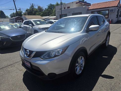 Used 2017 Nissan Rogue Sport S w/ S Appearance Package AWD/4WD image 2