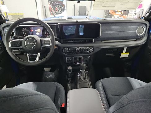 New 2026 Jeep Wrangler Unlimited Sahara w/ Rockslide Package AWD/4WD image 19