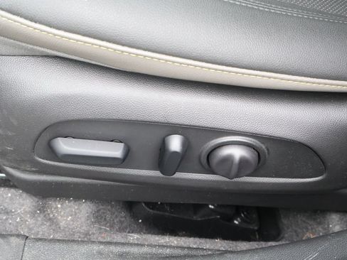 Used 2025 Chevrolet Trax ACTIV w/ Sunroof Package FWD image 12