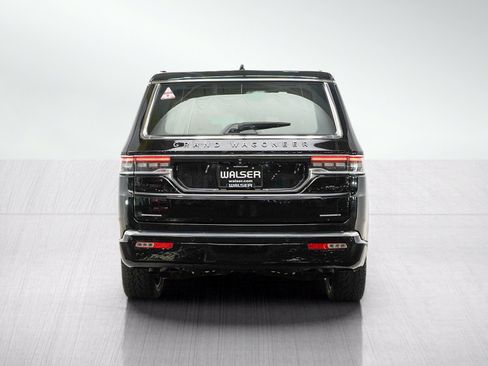 Used 2023 Jeep Grand Wagoneer Series III AWD/4WD image 4