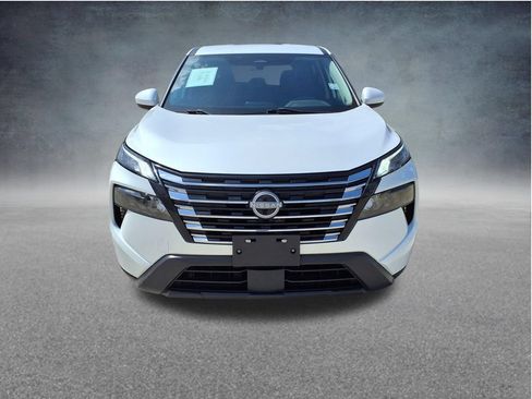 Used 2024 Nissan Rogue SV FWD image 2
