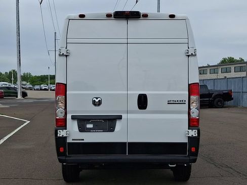 Used 2025 RAM ProMaster 2500 w/ Convenience Group FWD image 5