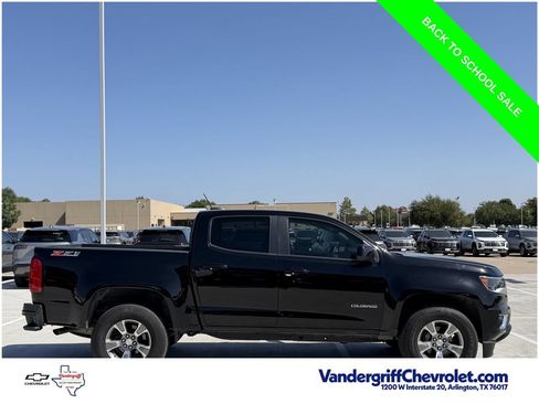 Used 2019 Chevrolet Colorado Z71 AWD/4WD image 3