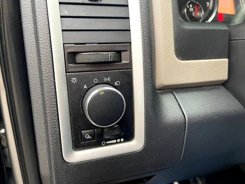 Used 2009 Dodge Ram 1500 Truck SLT image 27