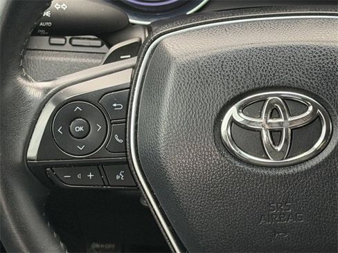 Used 2018 Toyota Camry SE w/ Convenience Package image 12