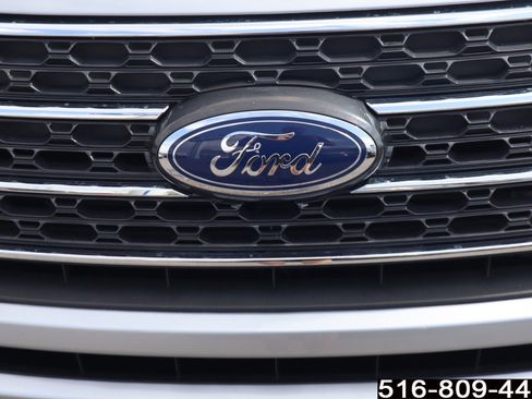 Used 2022 Ford Explorer XLT w/ Equipment Group 202A image 33