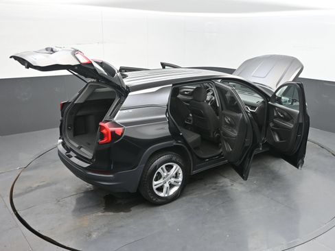 Used 2024 GMC Terrain SLE AWD/4WD image 44