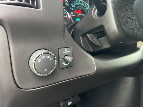 Used 2024 Chevrolet Express 2500 w/ Driver Convenience Package image 15