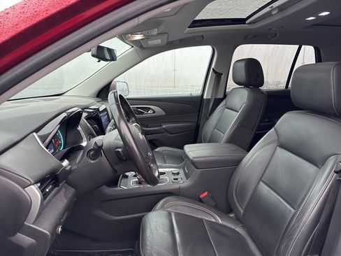 Used 2020 Chevrolet Traverse LT w/ LT Premium Package image 8
