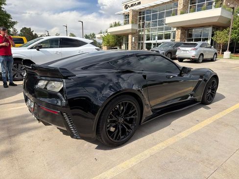 Used 2017 Chevrolet Corvette Z06 RWD image 3