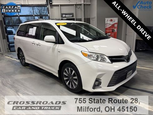 Used 2019 Toyota Sienna XLE image 1