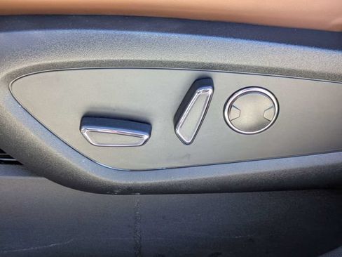Used 2022 Lincoln Nautilus Reserve FWD image 19