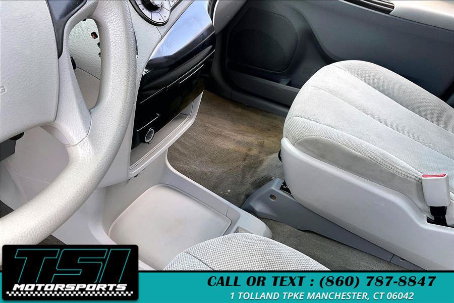 Used 2013 Toyota Sienna L FWD image 14