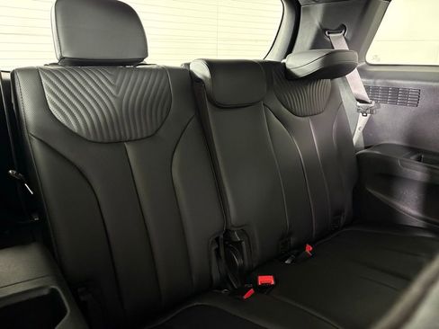 Used 2025 Hyundai Palisade Calligraphy FWD image 18