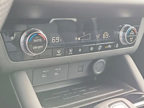 New 2026 Mitsubishi Outlander SE image 30