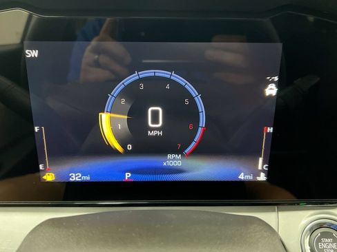 Used 2025 Chevrolet Trax LT FWD image 11