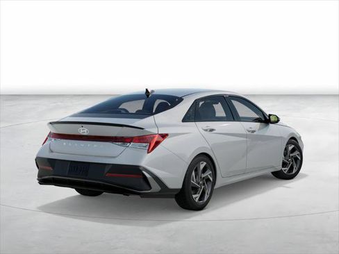 New 2025 Hyundai Elantra Sport image 4