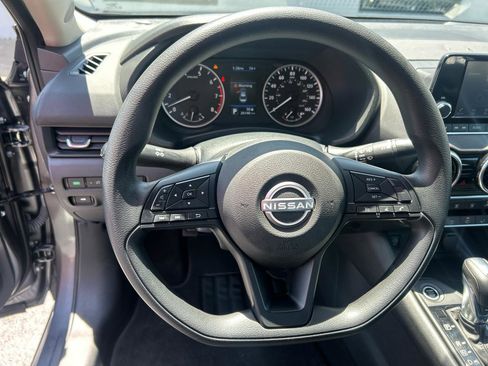 Used 2024 Nissan Sentra S FWD image 13