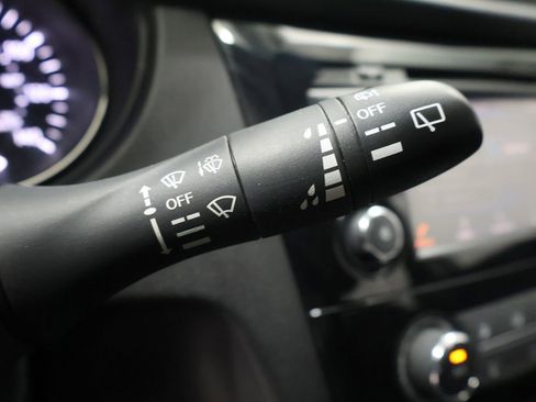 Used 2019 Nissan Rogue Sport S image 33