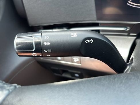 Used 2025 Hyundai Kona SEL FWD image 19