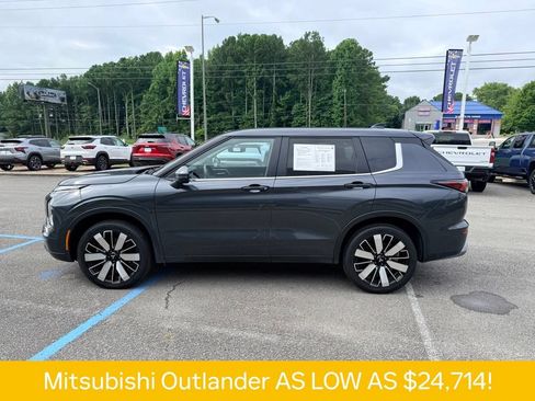 Used 2025 Mitsubishi Outlander SE FWD image 3