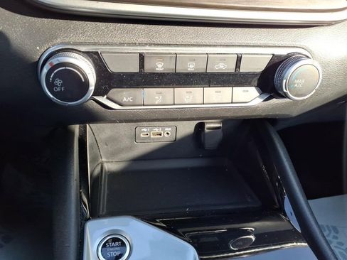 Used 2024 Nissan Altima 2.5 SV image 19