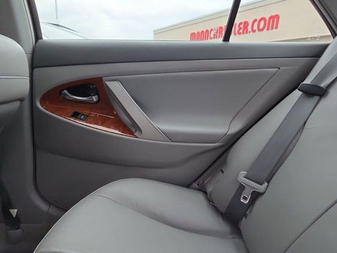 Used 2011 Toyota Camry LE image 11