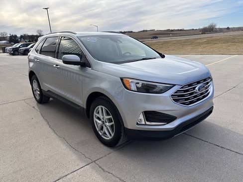 Used 2022 Ford Edge SEL w/ Convenience Package image 3