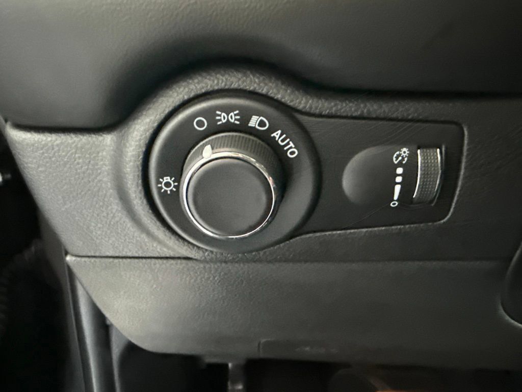 Used 2024 Dodge Durango GT AWD/4WD image 16