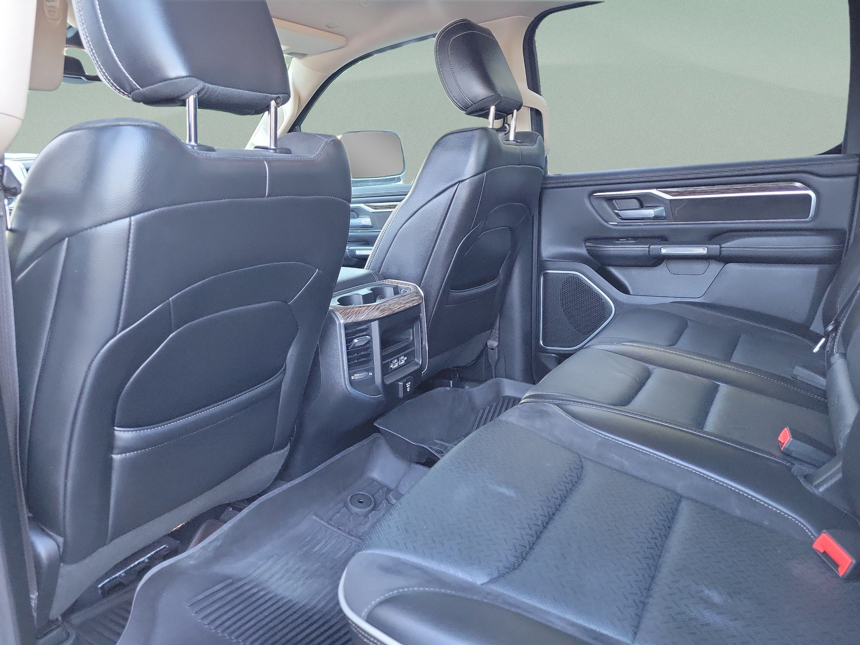 Used 2019 RAM 1500 Laramie RWD image 8