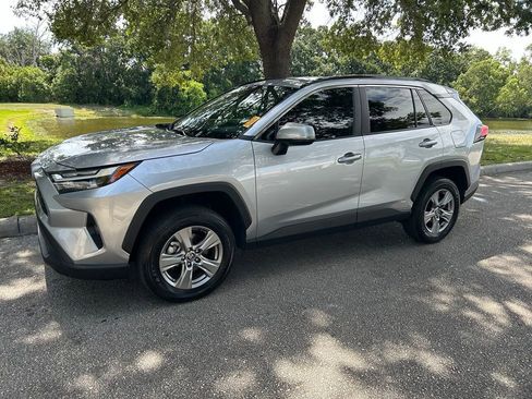 Used 2025 Toyota RAV4 XLE AWD/4WD image 2