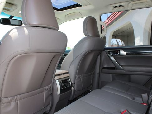 Used 2016 Lexus GX 460 w/ Comfort Package AWD/4WD image 20